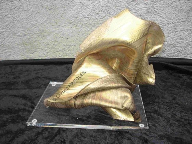 Sculpture titled "Move" by Cristina Marquès, Original Artwork, Plastic