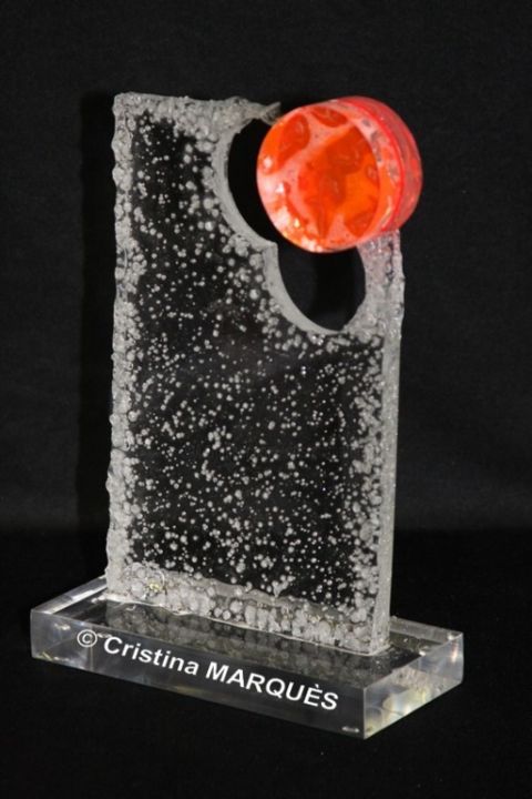 Sculpture titled "Red Moon" by Cristina Marquès, Original Artwork, Plastic