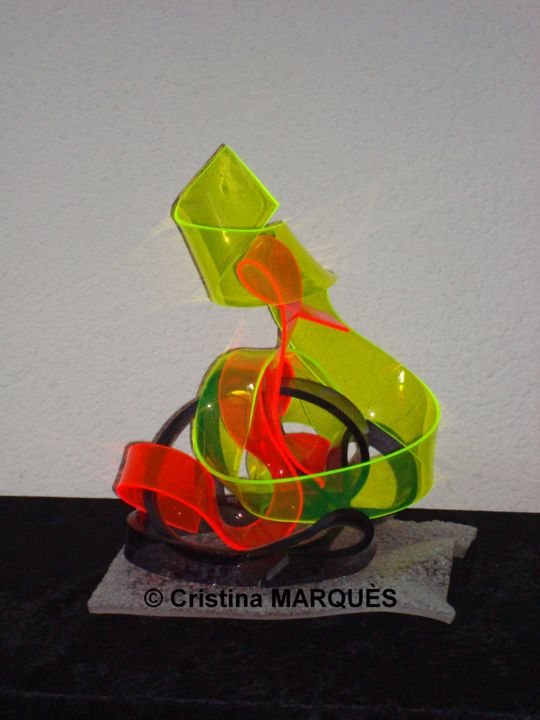 Sculpture titled "Le Sapin fluo" by Cristina Marquès, Original Artwork, Plastic