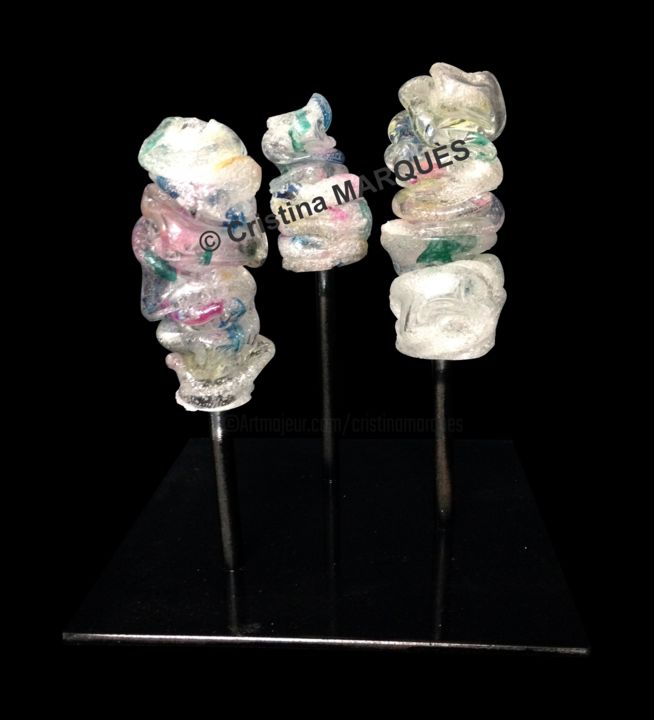 Sculpture titled "3 Marshmallows" by Cristina Marquès, Original Artwork, Plastic