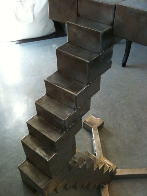 Скульптура под названием "stool staircase" - Cristo Ash, Подлинное произведение искусства