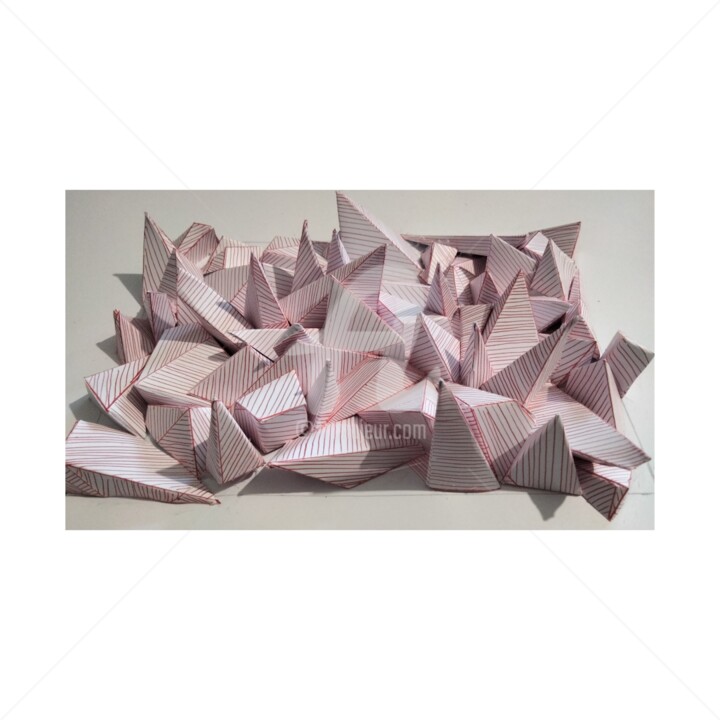 Γλυπτική με τίτλο "Ville géométrique" από Cubeart Boitoart, Αυθεντικά έργα τέχνης, Χαρτί Τοποθετήθηκε στο Χαρτόνι