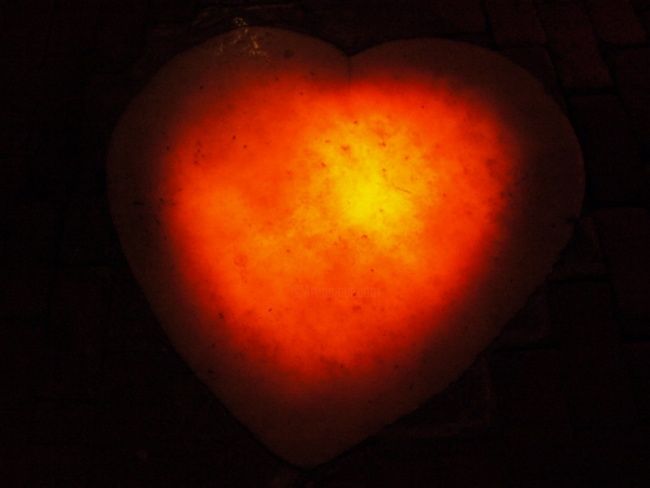 Fotografía titulada "Flaming Heart" por Cynthia Brown Yackenchick, Obra de arte original