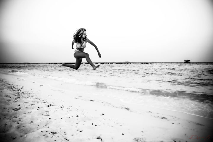 Photographie intitulée "summer running" par Dana Balaz, Œuvre d'art originale, Photographie numérique