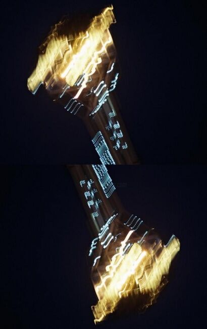 Photographie intitulée "fusée de feux" par Danielle Dubus, Œuvre d'art originale