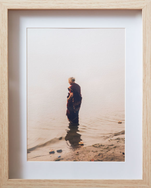 Fotografia zatytułowany „WOMAN PRAYING - Dur…” autorstwa Danilo Floreani, Oryginalna praca, Fotografia cyfrowa