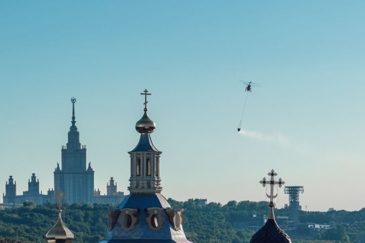 Fotografia zatytułowany „a firefighter helic…” autorstwa Daniil Ivanov, Oryginalna praca, Fotografia nie manipulowana