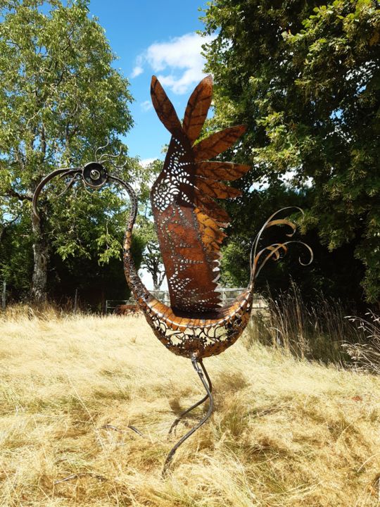 Sculpture titled "Drôle d'oiseau" by Didier Dantras, Original Artwork, Metals