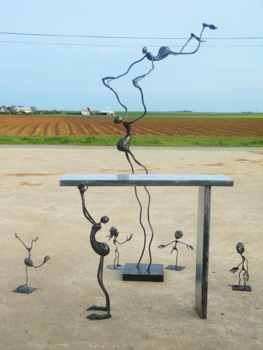 Escultura titulada "console-et-acrobate…" por Didier Dantras, Obra de arte original, Otro