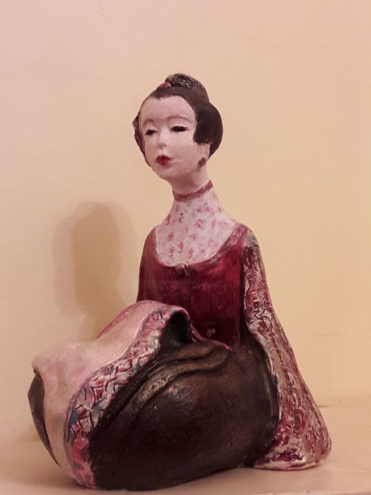 Escultura titulada "Concubine au drapé…" por Danielle Benotto, Obra de arte original, Cerámica