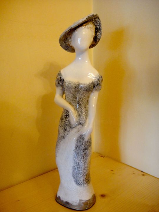 Sculpture titled "Mignonne 8" by Danielle Benotto, Original Artwork, Ceramics