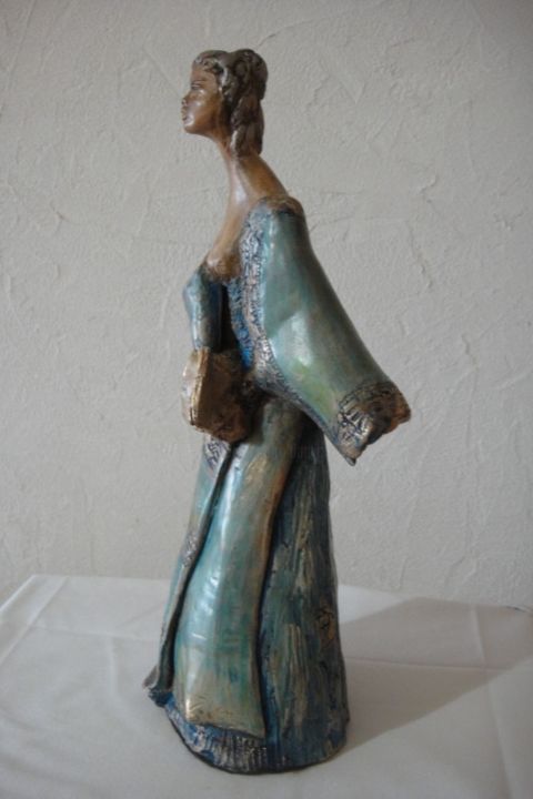 Sculpture titled "Femme au parchemin" by Danielle Benotto, Original Artwork, Terra cotta