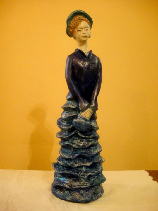 Sculpture intitulée "Miss Frou Frou" par Danielle Benotto, Œuvre d'art originale, Terre cuite