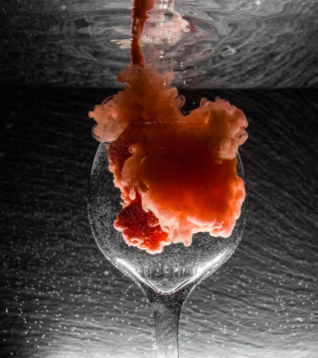 Fotografia zatytułowany „Underwater Wine” autorstwa Dariusz Sobala, Oryginalna praca, Fotografia cyfrowa