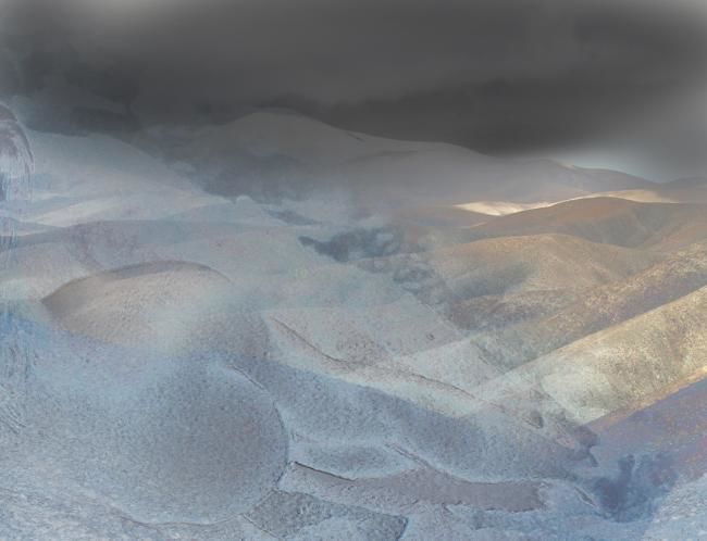 Digitale Kunst mit dem Titel "Blaue Hügel" von Anne-Marie Grenacher, Original-Kunstwerk