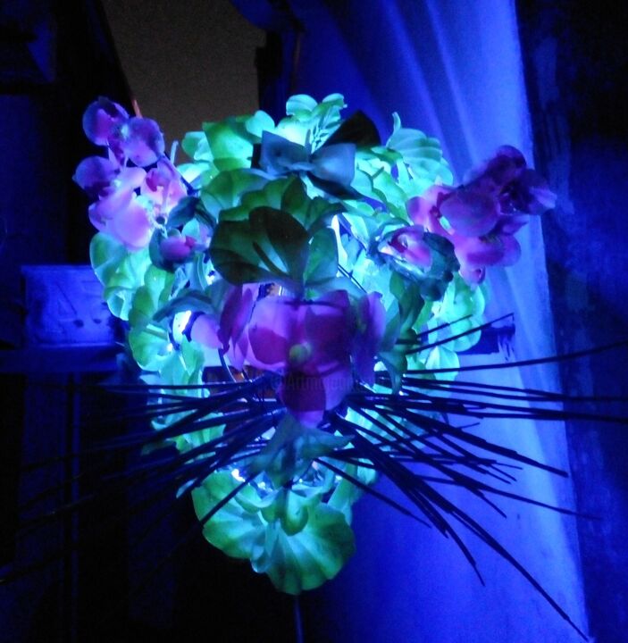 Sculpture intitulée "Chat fleuri lumineux" par David Del Kan, Œuvre d'art originale, Fil de fer