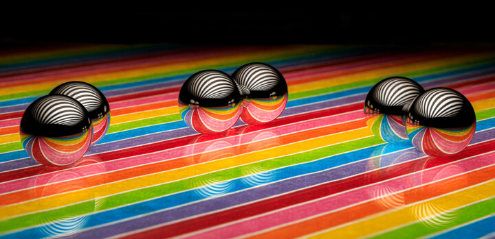 Photographie intitulée "Rainbow striped ref…" par David Ilzhoefer, Œuvre d'art originale, Photographie numérique