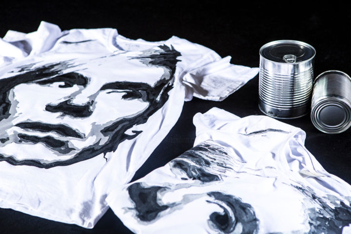 Arte tessile intitolato "Andy Warhol  - hand…" da David Maars, Opera d'arte originale, Capi di abbigliamento