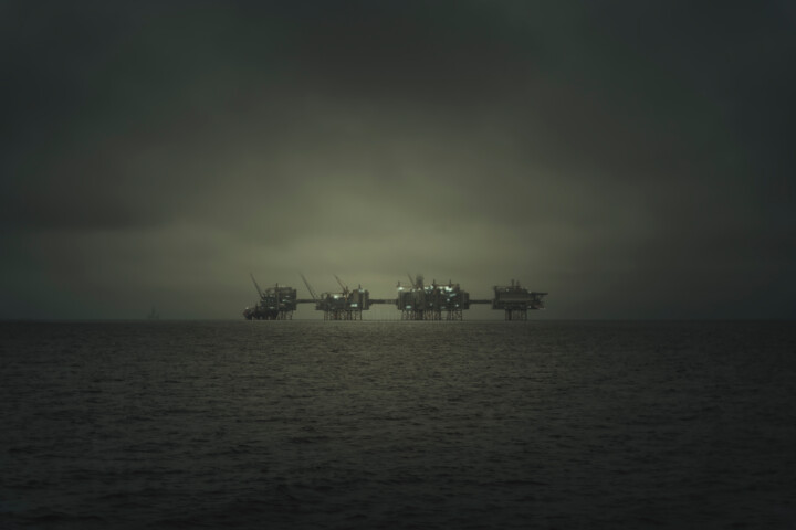 Fotografia zatytułowany „Oil rigs” autorstwa Matthieu Debano, Oryginalna praca, Manipulowana fotografia