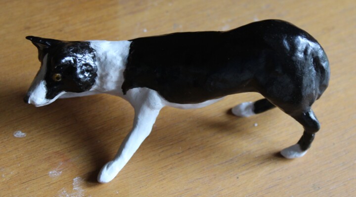 Скульптура под названием "Working Sheepdog" - Deborah Pain, Подлинное произведение искусства, Глина
