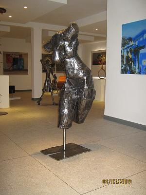 Sculpture intitulée "FEMME NUE" par Larbi Dedouani, Œuvre d'art originale, Métaux