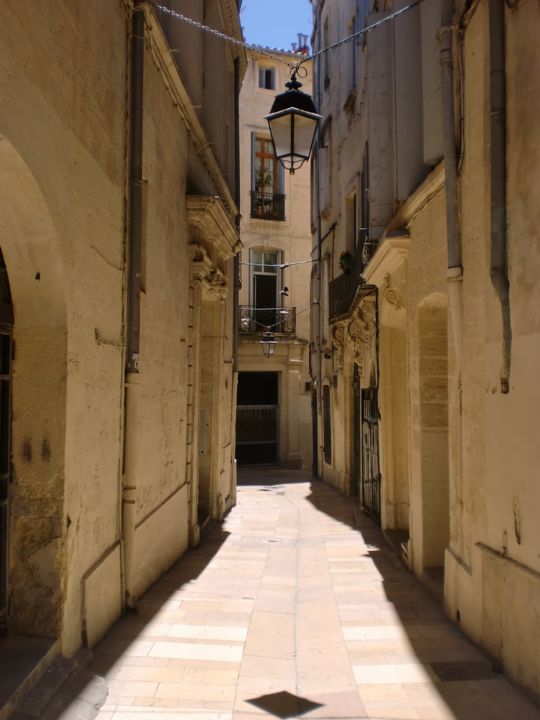 Фотография под названием "sunny street." - Thea De Gier, Подлинное произведение искусства