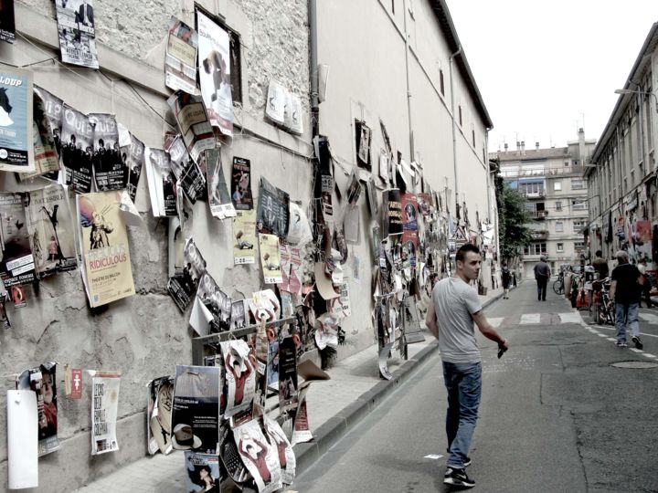 Photographie intitulée "La rue" par Delechat, Œuvre d'art originale