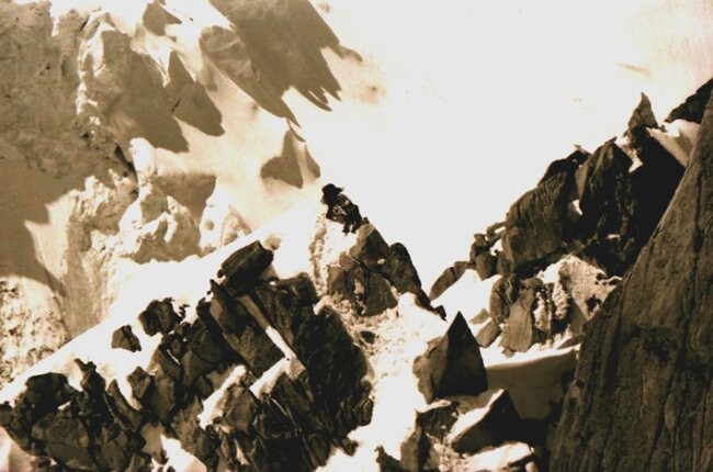 Photography titled "alpinistes au somme…" by Denis Jeanson, Original Artwork