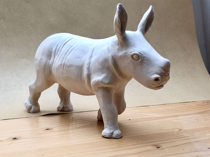 Sculpture titled "bébé rhino terre cu…" by Denis Thebaudeau, Original Artwork, Terra cotta