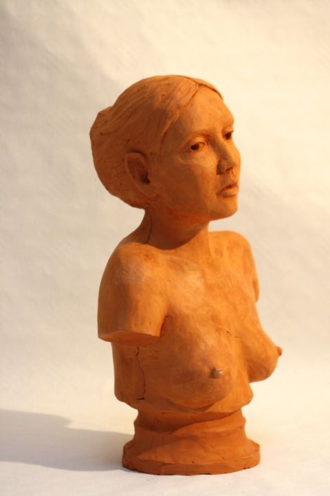 Sculpture titled "Zélie terre cuite" by Denis Thebaudeau, Original Artwork, Terra cotta