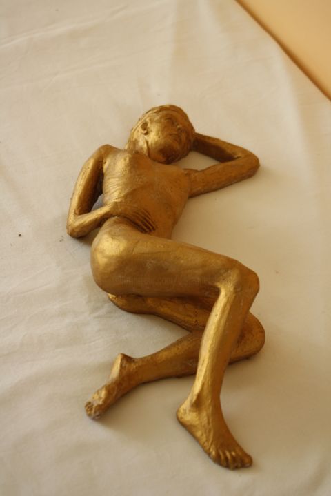 Sculpture titled "Laure allongée" by Denis Thebaudeau, Original Artwork, Terra cotta