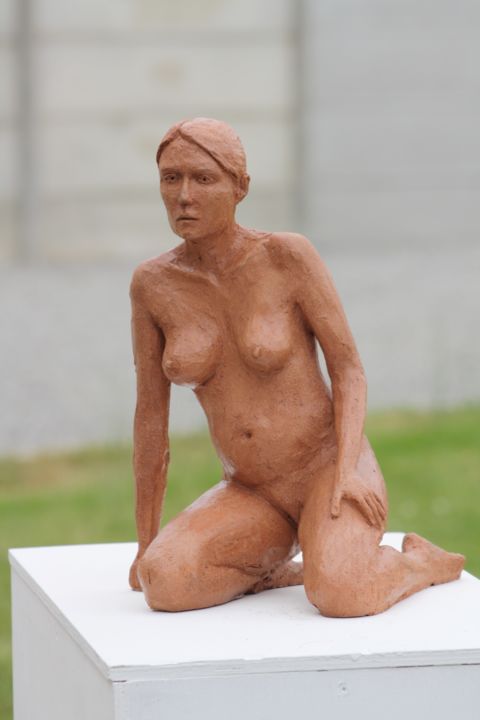 Sculpture titled "FLO ou la force tra…" by Denis Thebaudeau, Original Artwork, Terra cotta