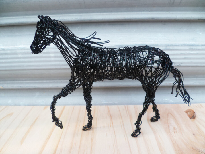 Sculpture intitulée "Sculpture cheval en…" par Diana Delaplace, Œuvre d'art originale, Fil de fer