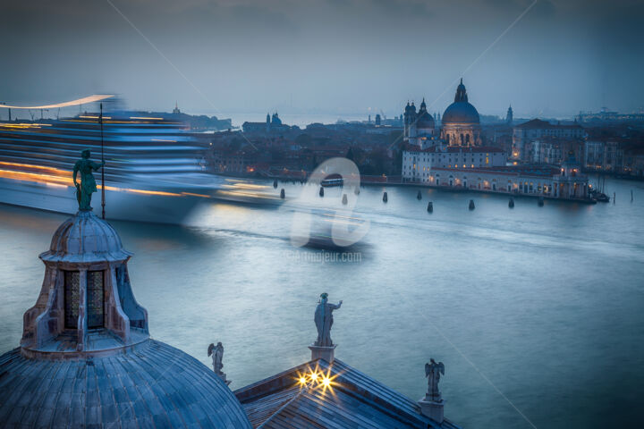 「Blue - Venise」というタイトルの写真撮影 Didier Steyaertによって, オリジナルのアートワーク, デジタル その他の剛性パネルにマウント