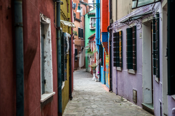 Photographie intitulée "Street - Burano / V…" par Didier Steyaert, Œuvre d'art originale, Photographie numérique Monté sur A…