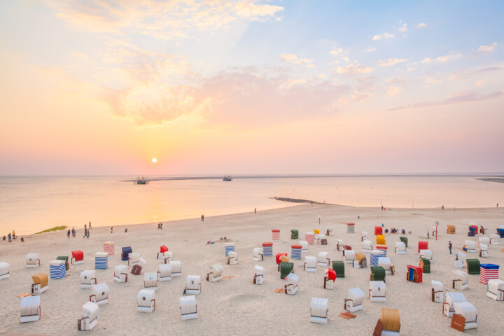 Photographie intitulée "Sunset at the beach" par Dietmar Scherf, Œuvre d'art originale, Photographie numérique