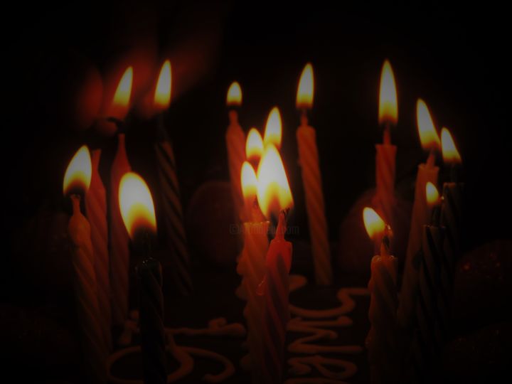 Fotografie mit dem Titel "Happy birthday-1" von Dinil Samarasinha, Original-Kunstwerk, Digitale Fotografie