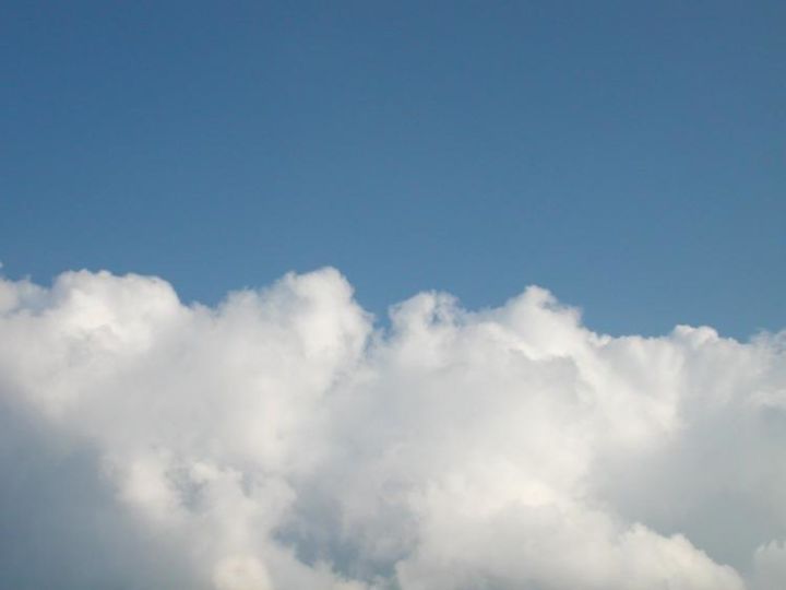 Photographie intitulée "Cloud Haven" par Divinedyan, Œuvre d'art originale