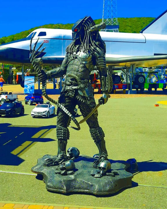 Скульптура под названием "Predator statue" - Dmitry Gutnik, Подлинное произведение искусства, Металлы