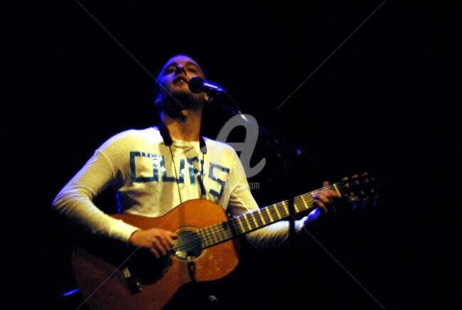 Photographie intitulée "OURS le chanteur" par Dominick, Œuvre d'art originale