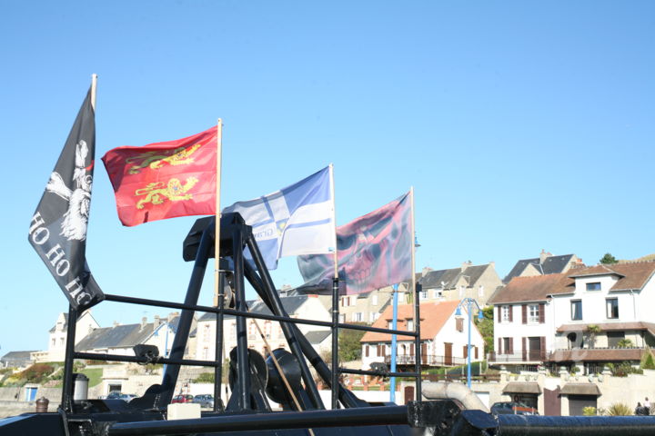 Photographie intitulée "Drapeaux" par Dominique Goujard, Œuvre d'art originale