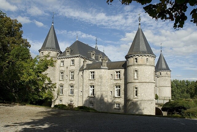 Photographie intitulée "Château de MOUFFRIN" par Dominique Lebon, Œuvre d'art originale