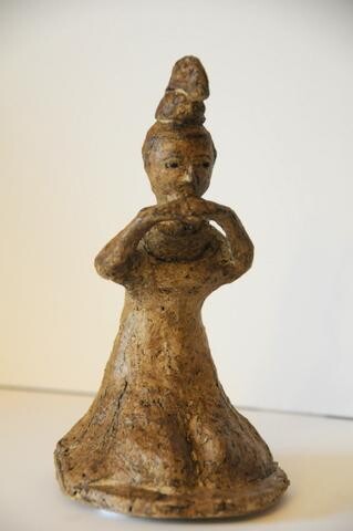 Sculpture titled "Musicienne Tang" by Dominique Petit, Original Artwork, Terra cotta