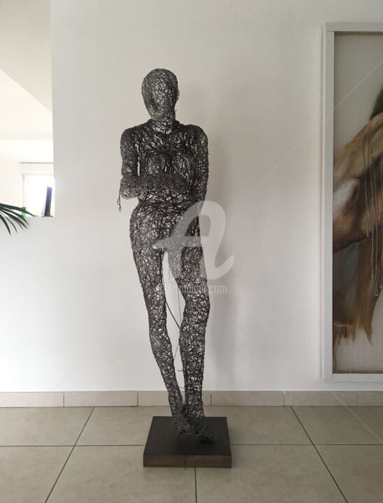 Sculpture titled "Madame" by Madorssane, Original Artwork, Wire