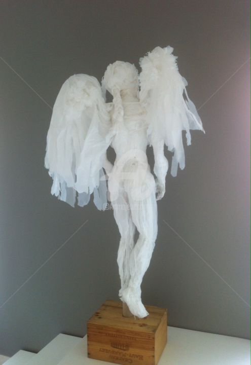 Sculpture titled "Ange blanc" by Madorssane, Original Artwork, Plastic