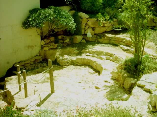 Installazione intitolato "Zen Garden2" da Art  &..., Opera d'arte originale
