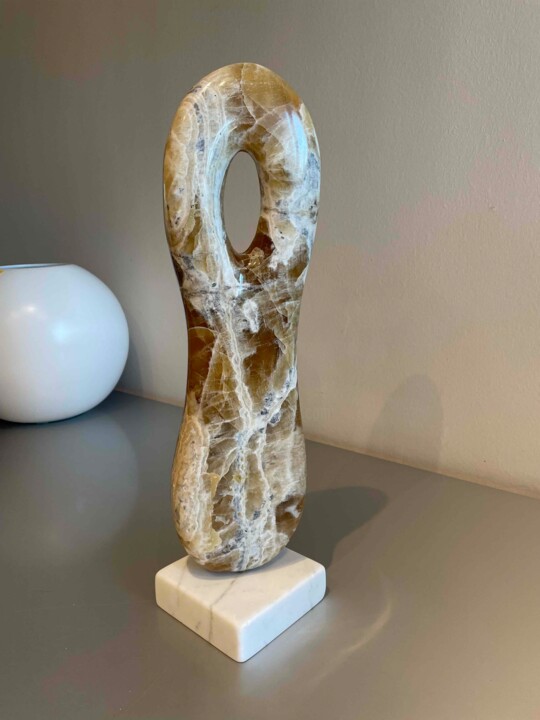 Rzeźba zatytułowany „"Autrement"” autorstwa Edith Bk, Oryginalna praca, Kamień