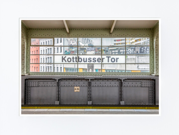 Photography titled "Kotbusser tor" by Edoardo Oliva, Original Artwork, Digital Photography
