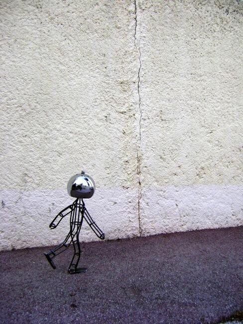 Sculpture intitulée "Iron Walking Man" par Edouard Leruste, Œuvre d'art originale, Métaux