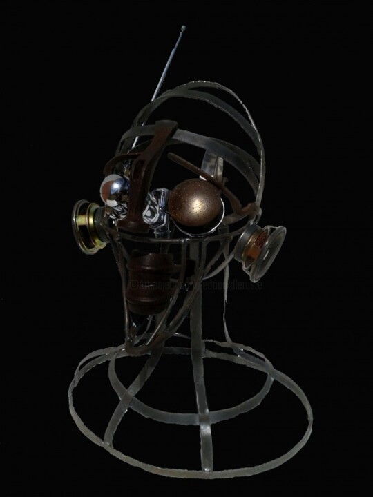 Sculpture titled "Emetransmetteur" by Edouard Leruste, Original Artwork, Metals